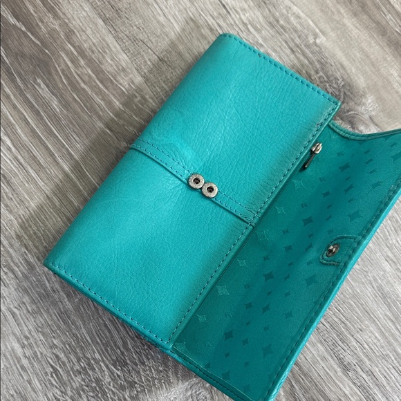 Fossil Aqua Leather Wallet - Picture 4 of 5